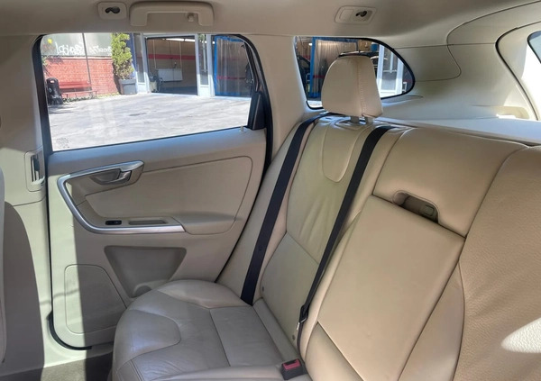 Volvo XC 60 cena 64000 przebieg: 189718, rok produkcji 2011 z Warszawa małe 407
